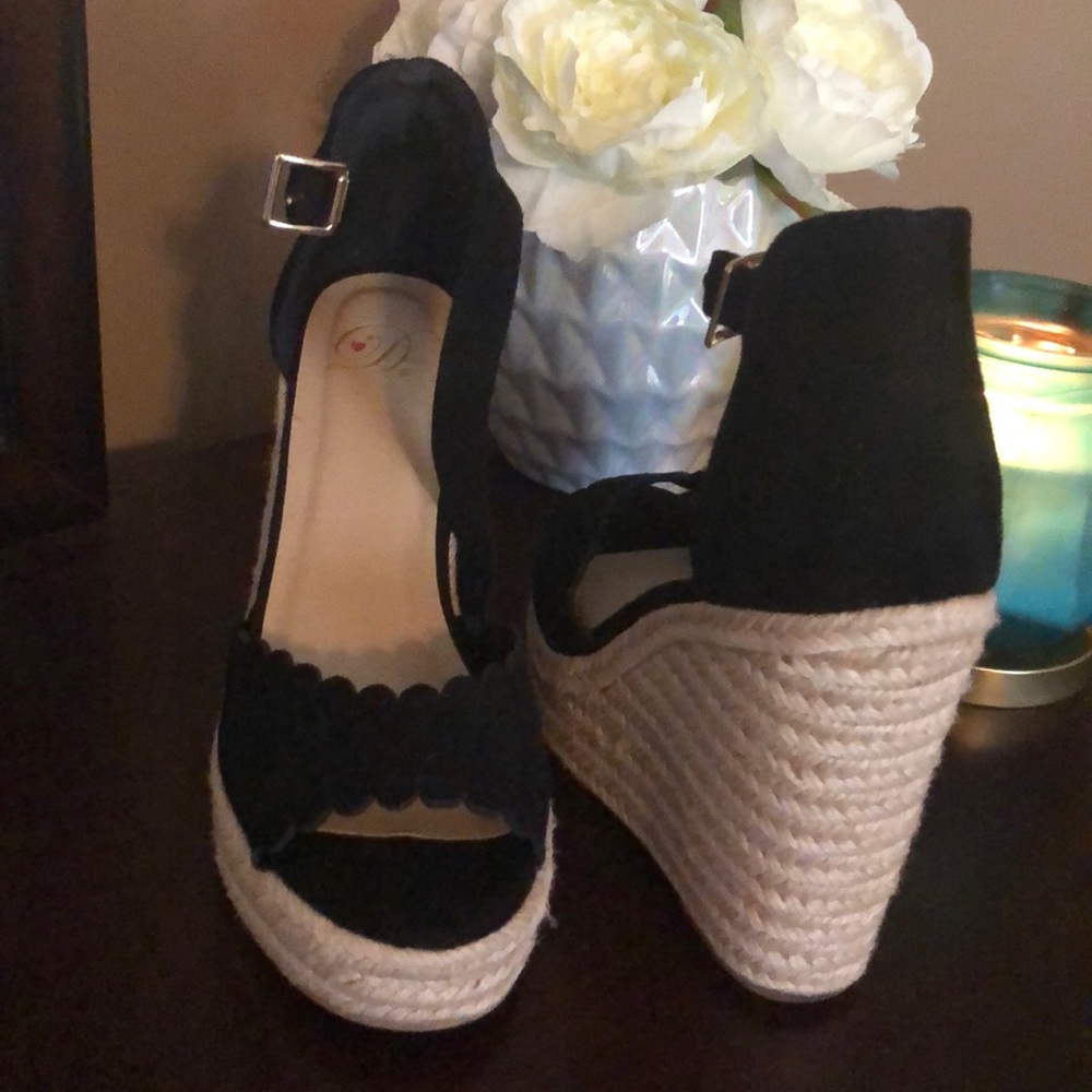 Black rope wedges